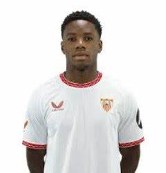 深度解析巴塞罗那与西班牙人在西甲联赛中的经典对决,呈现比赛细节、关键事件及双方战术表现,揭示这场德比战为何备受球迷瞩目。
