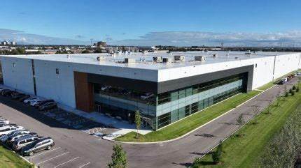 Axium Packaging在安大略省布兰普顿新建的制造工厂正式投产,成为公司在安大略的第三个生产基地。该工厂不仅提升了公司的生产能力和效率,还秉持可持续发展的理念,通过采用再生塑料材料支持客户实现绿色包装目标,推动包装行业的环保革新。
