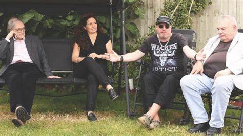 罗杰·彭罗斯与多位顶尖科学家联合发起项目,旨在数字化和修复涵盖五十多年科学讲座与讨论的珍贵音视频档案,推动科学知识的公开共享与保存。
