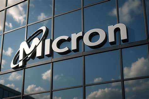 随着人工智能的迅猛发展,存储芯片行业迎来前所未有的增长机遇。美光科技凭借其高性能存储产品和领先技术,成为市场关注焦点,带动整体存储行业走强,推动多家存储龙头企业股价攀升。
