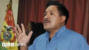 玻利维亚前禁毒官员的私人庄园被发现隐藏大型可卡因制造实验室,事件引起国内外广泛关注,揭示当地毒品制造和执法领域的复杂矛盾。这一事件再次提醒全球关注玻利维亚作为世界第三大可卡因生产国的反毒挑战及治理困境。
