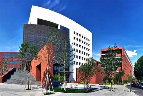 全面解读北京工业大学学生系统,从学业支持、奖助学金与科研实践到社团生活、心理服务与就业指导,帮助在校生与准学生把握资源、规划成长与提升竞争力。
