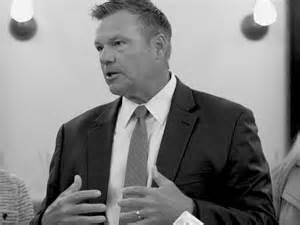 堪萨斯州对Snapchat提起诉讼,指控该社交平台对青少年心理健康造成严重伤害,揭示社交媒体中潜在的风险及法律维权的重要性,推动社会各界关注未成年人网络安全与心理健康保护。
