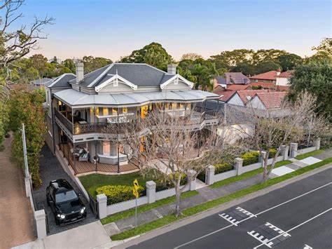 探索澳大利亚新南威尔士州推出的住宅设计蓝图如何影响全球十五个国家的住房市场,展现澳洲创新建筑设计在国际舞台上的崭新力量。
