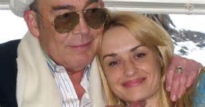 围绕亨特·S·汤普森2005年被定性为自杀的枪击死亡展开深度探讨,解析复核动因、调查方法、法医证据的可得性与局限,以及事件对新闻史与公众记忆的影响与可能结论
