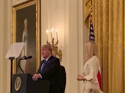 探讨特朗普政府在打击人口贩卖和儿童剥削领域的政策转变,及其对美国国内外反人口贩卖事业造成的严重影响和潜在风险。本文深入分析政府机构资源调整、关键项目削减、执法重心转移等现象,剖析相关专家和权益倡导者的观点,并探讨未来反人口贩卖工作所面临的挑战。
