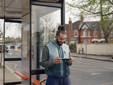 解析BT(EE)提出到2030年实现5G独立组网覆盖99%人口的目标,解读技术路线、竞争格局、政策与投资需求,以及对消费者、企业和公共服务的潜在影响与风险评估。
