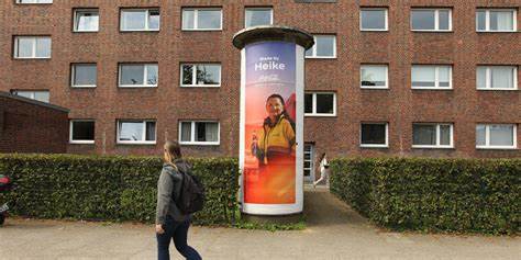 随着全球化的深入发展,许多知名品牌在进军海外市场时选择淡化自身的美国背景,以更好地融入当地文化和消费者心理,提升品牌影响力和市场竞争力。
