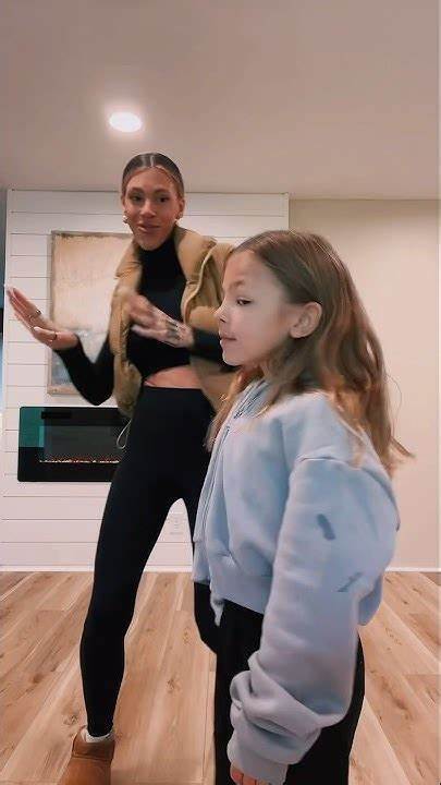 在现代企业管理中,领导非自己专业领域的专家团队成为常态。理解如何有效管理这些团队,是提升组织绩效和团队满意度的关键。本文深入探讨非技术经理如何通过沟通、信任与支持,带领专家团队取得卓越成果。
