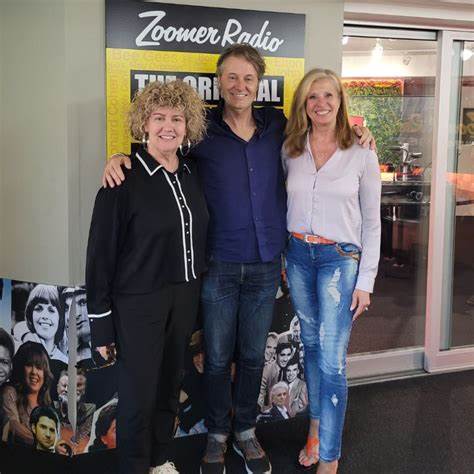 探讨Zoomer Radio AM740的历史背景、信号传播特点以及收听技巧,揭示其在北美广播领域的重要地位,帮助听众优化收听体验,感受经典与现代音乐文化的魅力。
