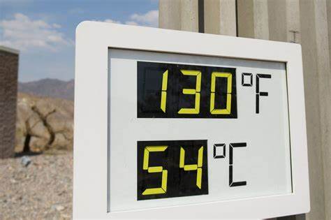 解读美联储降息如何推动市场出现快速上涨、估值膨胀与投资者杠杆风险,分析可能的走向与防守策略,帮助读者看清风险与机遇的平衡点
