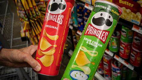 欧盟委员会重新开始审查玛氏公司收购凯乐诺瓦的重大合并交易,随着12月新的审查截止日期的设定,市场关注双方未来的发展与监管影响。此次合并涉及全球知名的零食品牌,对欧洲零售市场结构有深远影响。
