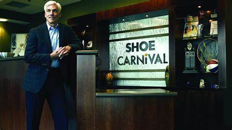 Kerry Jackson回归Shoe Carnival出任执行副总裁兼首席财务官,对公司门店扩张计划、投资者关系和财务策略带来直接影响,本文解析其背景、公司业绩、战略重点与对投资者和零售行业的意义。

