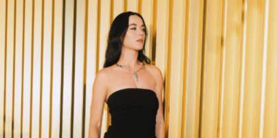 流行歌手凯蒂·佩里在经历了事业与个人生活的多重挑战后,坦然面对过去,用积极心态表达自豪与坚持,展现出她不断成长和前进的精神。本文深入剖析她的近况及成长历程,探讨她如何在舆论压力与情感变故中坚守自我,给粉丝与公众带来启示。
