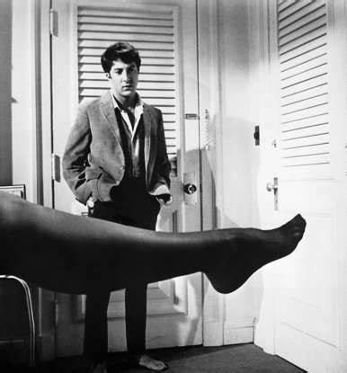 近期美国前总统特朗普在接受记者采访时因涉及自由言论问题而发出威胁,引起社会各界的广泛讨论和反思。文章全面分析了事件始末及其背后的言论自由争议,探讨了在现代社会中保护表达权利与维护公共秩序之间的平衡。
