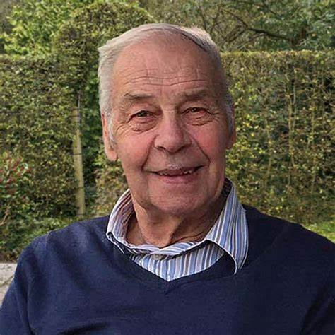 介绍比利时地区殡葬机构 Uitvaartzorg De Ruyte 的 In Memoriam 专页功能、线上悼念与直播服务、家属实务指南与情感支持,帮助读者理解如何使用纪念页面表达哀思并为丧事做出合适安排。
