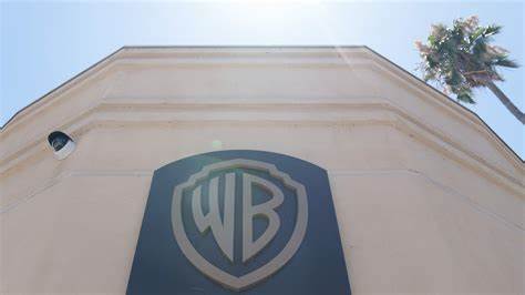 Warner Bros. Bonds Cut to Junk by Moody’s After Split Plan