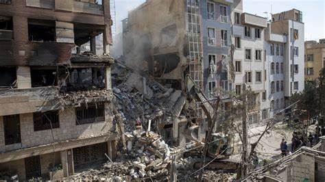 伊朗抵抗力量近期针对革命卫队军火库发动的新攻击引发国际关注,事件背后涉及地缘政治冲突及核谈判悬而未决,多角度解析最新事态发展及其可能对中东地区安全局势产生的深远影响。
