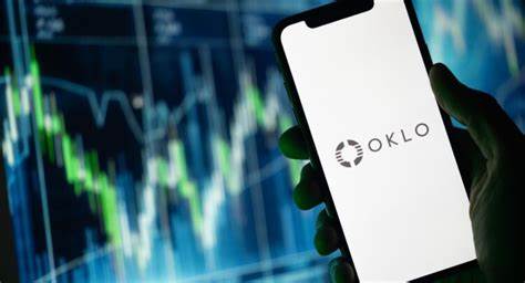 本文详尽分析了Oklo Inc(OKLO)作为人工智能驱动能源市场的重要参与者的潜力,探讨其小型模块化反应堆技术与数据中心能源需求增长之间的互动关系,揭示其在未来能源转型中的战略地位与投资价值。
