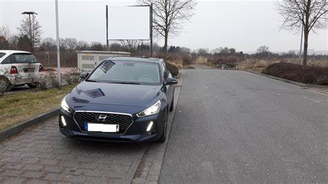 解析现代i30车型的发动机性能、配置比较及用户真实反馈,帮助消费者理性选车,全面了解现代i30的驾驶感受与维护注意事项,助力购车决策。
