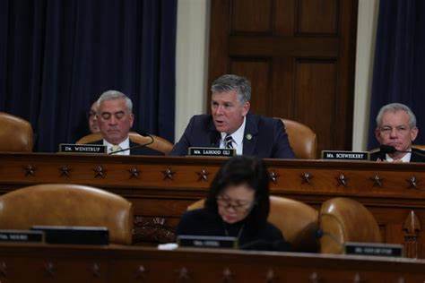 美国国会近期引入了被称为美国特许经营法案的重要立法,旨在明确共同雇主的法律定义,减少特许经营中的种种复杂争议,促进特许经营产业的健康发展,为创业者和企业带来更稳定的法律环境。
