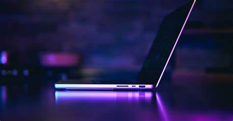 围绕已故雷蒙德·詹姆斯(Raymond James)顾问之夫交还笔记本电脑一事,梳理事件经过、法律要点、行业影响与数据与合规管理的最佳实践,为金融从业者与客户提供风险防范与应对思路
