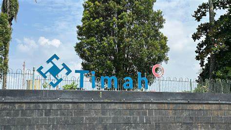 印尼国有锡矿公司Timah面临挑战的背景下,如何通过打击非法采矿和优化运营策略,坚守2025年产量目标,展现了该公司及印尼锡矿产业的未来发展潜力与行业治理进展。本文深入探讨Timah在2025年目标实现路径上的关键措施及行业现状。
