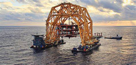 深入探讨TX-10k打捞舰的设计理念、技术优势和在海洋救援中的重要作用,展示其如何推动海洋打捞技术的发展和保障海上安全。
