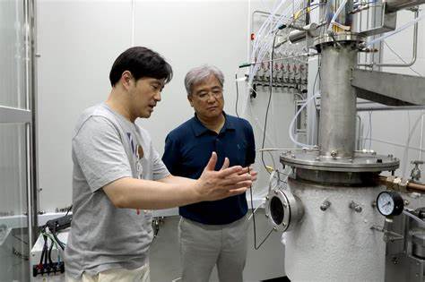 随着全球塑料污染问题日益严峻,创新性的等离子火炬技术为塑料回收带来了革命性的突破。本文详细探讨等离子火炬在塑料回收中的应用优势、原理及未来发展前景,助力塑料废弃物实现高效转化与资源再利用。
