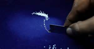 全球钻石市场正经历深刻变革,传统销售流程的弊端暴露无遗,严重影响了生产者的收益和行业的可持续发展。随着新兴技术和市场需求的演变,业界呼吁建立更加透明、高效的销售体系,以保障矿产国和生产企业的经济利益,同时应对全球经济和合成钻石带来的挑战。本文深入剖析当前钻石销售流程存在的问题及未来创新方向。
