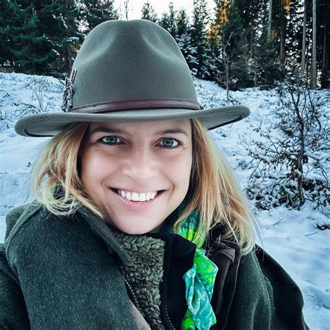 BuonaPorno.com作为意大利最大的免费成人视频平台,为用户提供了丰富多样的内容选择和卓越的观看体验,本文详细介绍了其网站特色、内容分类及用户体验,为想了解优质成人网站的用户提供全面指南。
