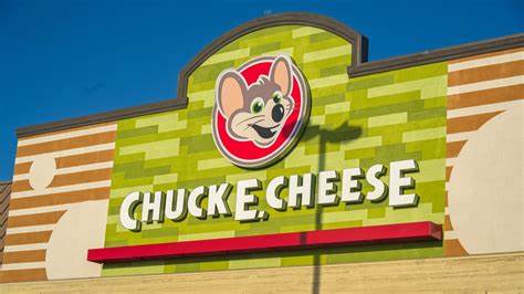 美国知名娱乐与餐饮连锁品牌Chuck E. Cheese通过签订多店铺合作协议,正式进军英国市场,开启全球扩张新篇章,致力于为英国家庭带来独特的娱乐体验。
