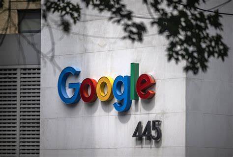 Cipher Mining与Fluidstack携手签订3亿美元AI数据中心合作协议,并获谷歌14亿美元担保投资支持,尽管前景看好,股价却意外出现大幅下滑,探讨背后原因及未来展望。
