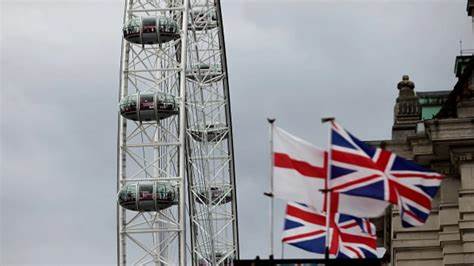 英国在加密货币领域的发展渐渐落后于全球竞争者,面临政策不明确与监管态度模糊的双重挑战,前财政大臣乔治·奥斯本对此发出警告,强调若不积极拥抱数字金融创新,英国可能失去全球金融中心的领先地位。
