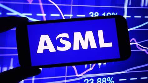 本文深入探讨了ASML股票今日显著上涨的原因,剖析了英伟达对英特尔的投资及双方合作如何为ASML带来利好,以及行业趋势和市场情绪变化对ASML股价的影响,帮助投资者全面把握半导体设备行业的最新动态。
