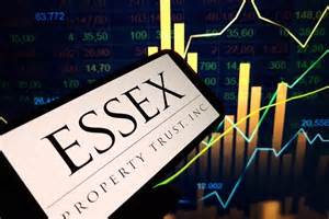 探讨过去十年中投资Essex Property Trust Inc.股票的回报表现,分析股价增长与股息收益,比较其与标普500指数的表现差异,并展望未来投资潜力。
