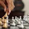 象棋不仅是一项经典的策略游戏,更是锻炼大脑和提升心理素质的绝佳工具。本文深入探讨象棋对认知能力、情绪管理和社会互动的多方面益处,同时分析其潜在的负面影响,帮助读者全面了解这项古老游戏的现代价值。
