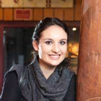 探索莎拉·唐作为澳大利亚国立大学荣誉讲师的学术贡献与实践经验,了解她在教育领域的专业成就及其对未来学术发展的重要影响。文章深入剖析她的职业背景、研究领域及教学理念,展现她如何通过联结理论与实践推动学术创新。
