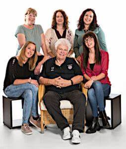 介绍Christian Reisen作为一个拥有25年历史的家族旅行社如何通过团队协作和卓越服务,将客户体验提升至新的高度,同时在疫情挑战中依然保持行业领先地位。探讨其团队成员的专业精神和企业文化,以及为旅客打造独特旅行体验的秘诀。
