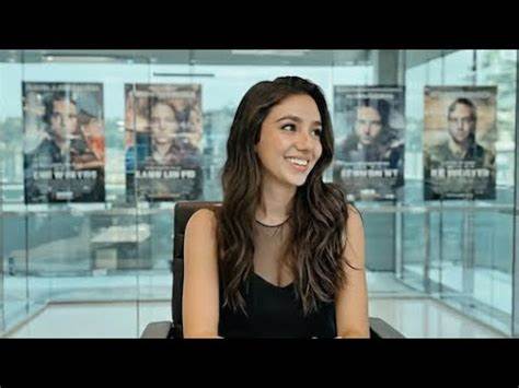 围绕 Particle6 拍摄的喜剧短片《AI Commissioner》进行深入解读,从剧情结构、人物塑造、幽默机制、技术寓意与社会反思等多角度拆解,探索其为何在短视频时代容易引发共鸣与讨论,以及如何将类似题材转化为传播与创作的实践策略。
