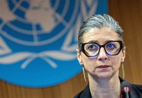 联合国人权理事会独立国际委员会发布的最新法律分析,对以色列在加沙地区的行为进行了详细审查,认定其构成种族灭绝。报告从国际法角度深入解析相关证据,探讨其对巴以局势及国际社会的深远影响。
