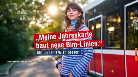 本文详细介绍了维也纳公共交通运营商Wiener Linien的发展历程、最新的基础设施建设、智能出行解决方案以及其在可持续交通领域的积极贡献。从地铁站扩展到环保公交,深入剖析了Wiener Linien如何打造高效、安全、绿色的城市交通网络。
