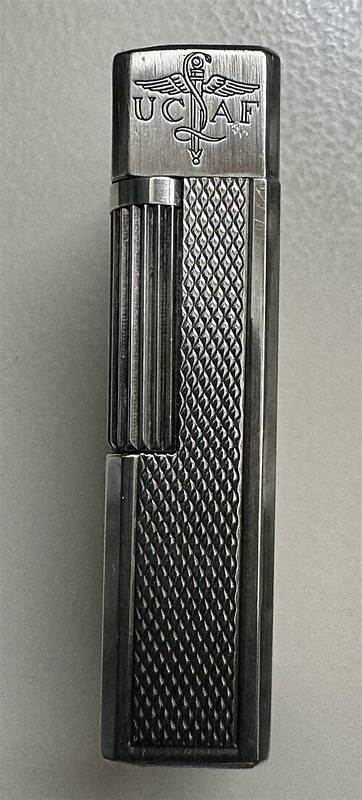 深度解读法国奢侈品牌S.T. Dupont的创立背景、工艺特色、代表产品和市场演变,揭示打火机与书写工具背后的历史传承与现代化转型,为关注奢侈配件、工艺文化与品牌经营的读者提供全面参考
