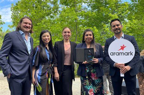 探索Aramark等跨国服务型公司在gestión de cobros(收款管理)中的挑战、策略与技术路径,聚焦客户体验、合规要求、自动化与拉美市场的本地化实践。
