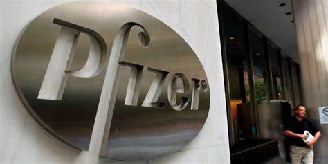 在全球肥胖率持续攀升的大背景下,制药巨头辉瑞通过49亿美元收购Metsera,全面强化其在抗肥胖领域的布局。此举不仅彰显了辉瑞对肥胖治疗市场的高度重视,也预示着未来肥胖药物研发和商业竞争格局的显著变化。
