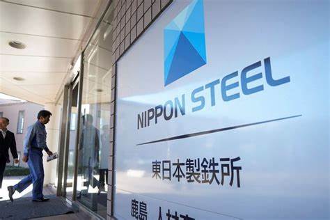 概述日铁(Nippon Steel)以现金入股加拿大Kami铁矿项目30%股权的交易细节与背景,解析高品位铁矿石对直还原铁与电弧炉炼钢减碳目标的重要性,评估该交易对日本钢铁产业链、加拿大项目开发、全球铁矿供应与市场价格的潜在影响,并探讨可行性研究、环境与社区议题及未来风险与机遇。
