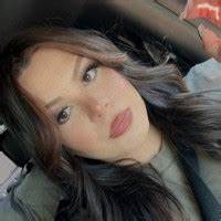 本文深入探讨Sarah Downer的职业背景和她如何利用LinkedIn平台提升个人品牌与职业影响力,帮助读者理解在数字时代建立专业形象的重要性。
