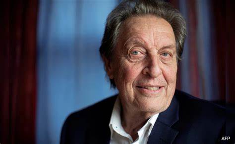 探讨埃隆·马斯克父亲埃罗尔·马斯克被指控对多名子女和继子女实施儿童性虐待的案件细节,分析事件背后的家庭矛盾及其对公众形象和社会舆论的影响。解读相关调查与家属呼吁,探寻事件对名人家庭和社会道德的深远意义。
