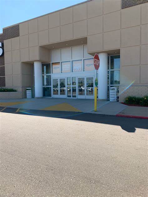 深入介绍位于爱荷华州达比克2595 NW Arterial的Kohl's店铺信息与服务细节,覆盖营业时间、交通指引、店内购物体验、退换货与优惠玩法,帮助顾客高效规划到店或线上购物行程。
