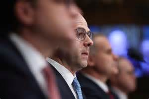 美联储新晋理事米兰在最新议息会议上成为唯一反对者,主张降息幅度加大,其背景、影响及未来展望引发市场高度关注。本文深入分析米兰的立场和可能带来的金融市场变化。
